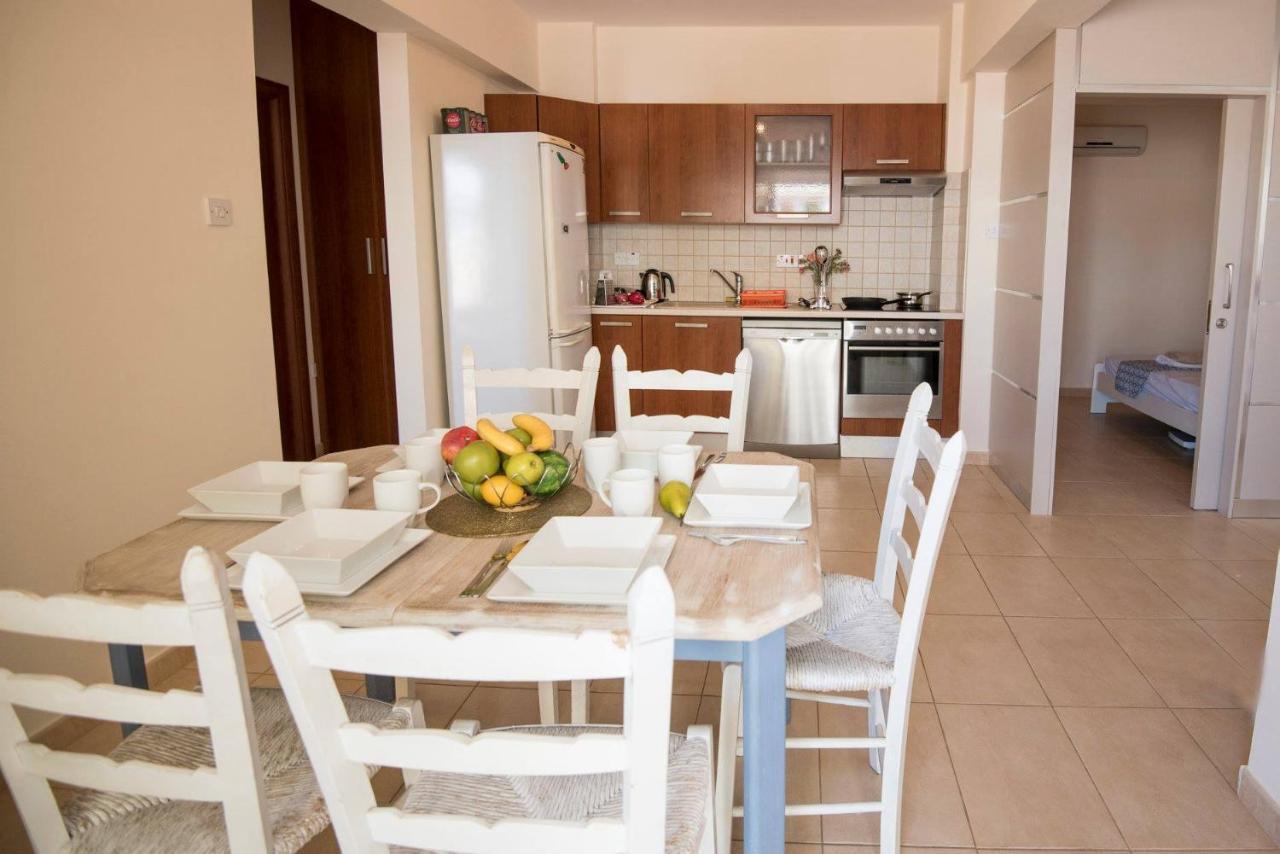Apartments For Holidays Paralimni Exterior foto