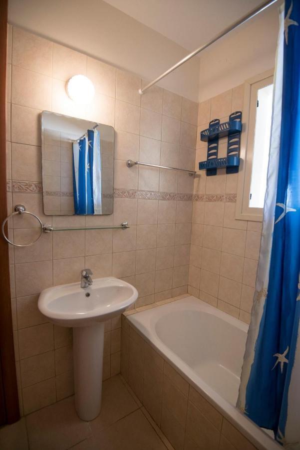 Apartments For Holidays Paralimni Exterior foto