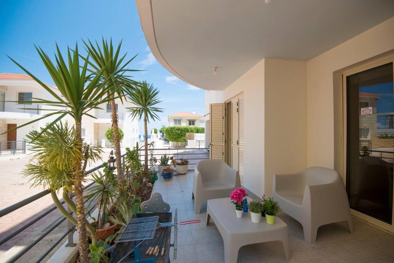 Apartments For Holidays Paralimni Exterior foto
